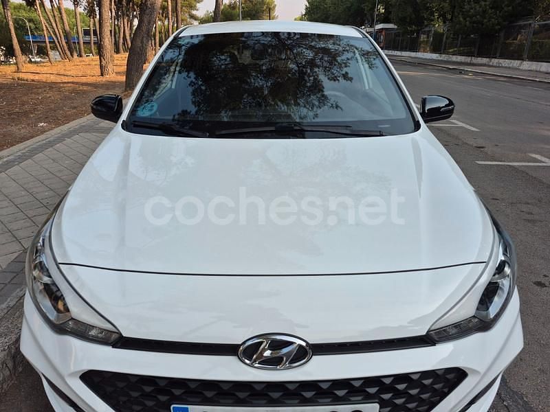 Usado Hyundai i20 100 CV (73 kW) 2019 Blanco Utilitario