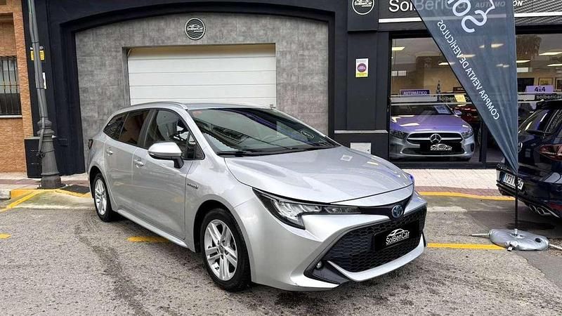 Gris Usado 2021 Toyota Corolla Active Berlina | 18.900 € (Precio justo) - Imagen 1/4