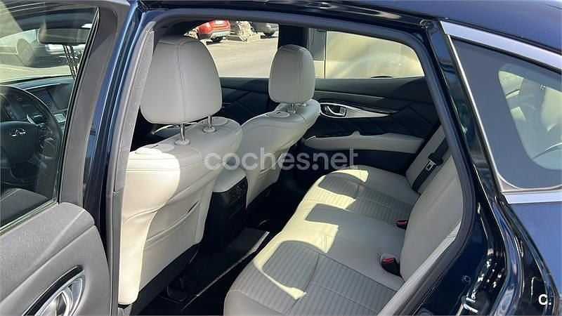 Usado Infiniti Q70 Sport Tech 170 CV (125 kW) 2016 Azul Berlina