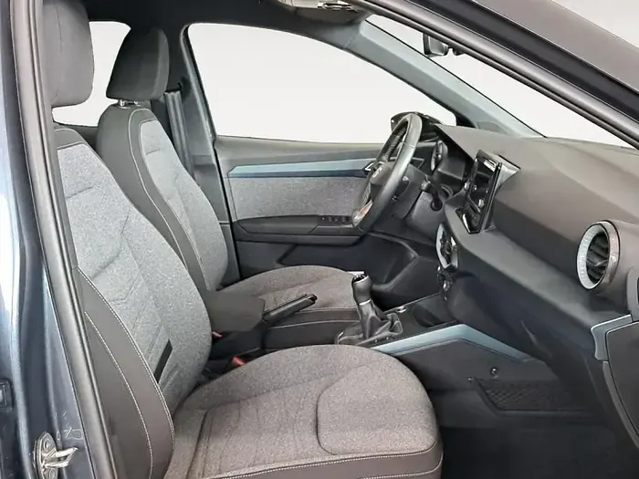 Usado Seat Arona Xperience 115 CV (84 kW) 2025 Gris SUV