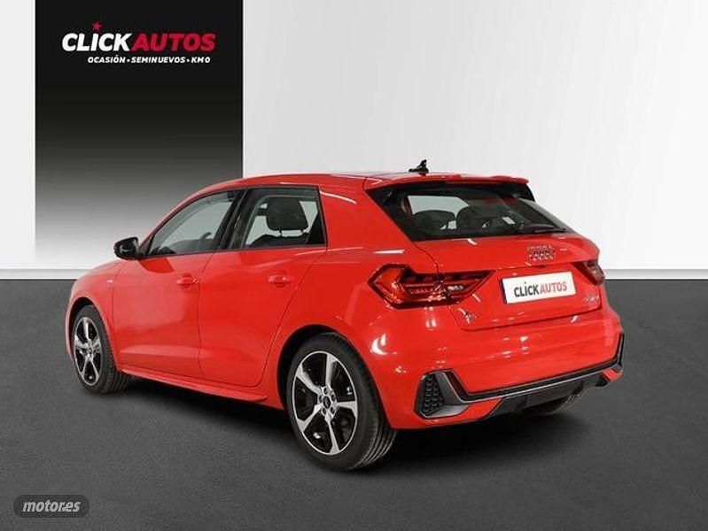 Usado Audi A1 Comfort 110 CV (80 kW) 2023 Rojo Berlina