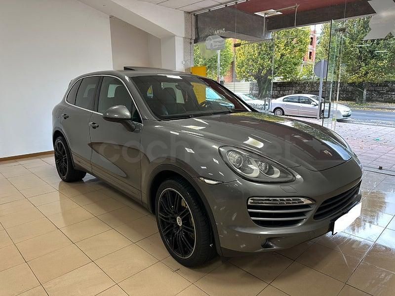 Usado Porsche Cayenne 240 CV (176 kW) 2011 Gris / plata SUV