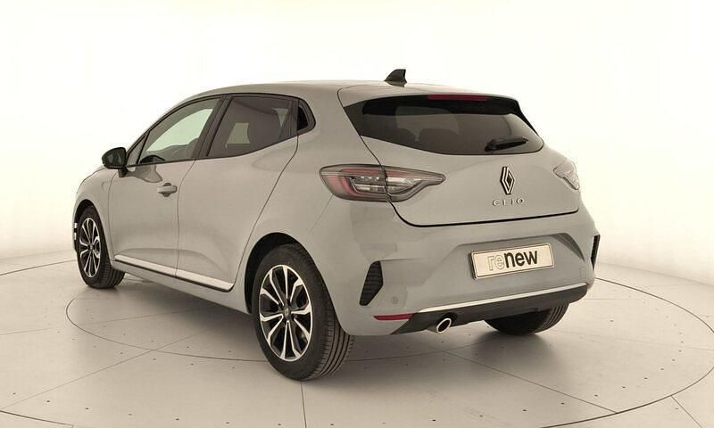 Usado Renault Clio V Techno 100 CV (73 kW) 2025 Gris Berlina