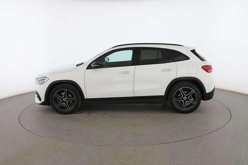 Usado Mercedes GLA200 AMG line 151 CV (111 kW) 2022 Blanco SUV