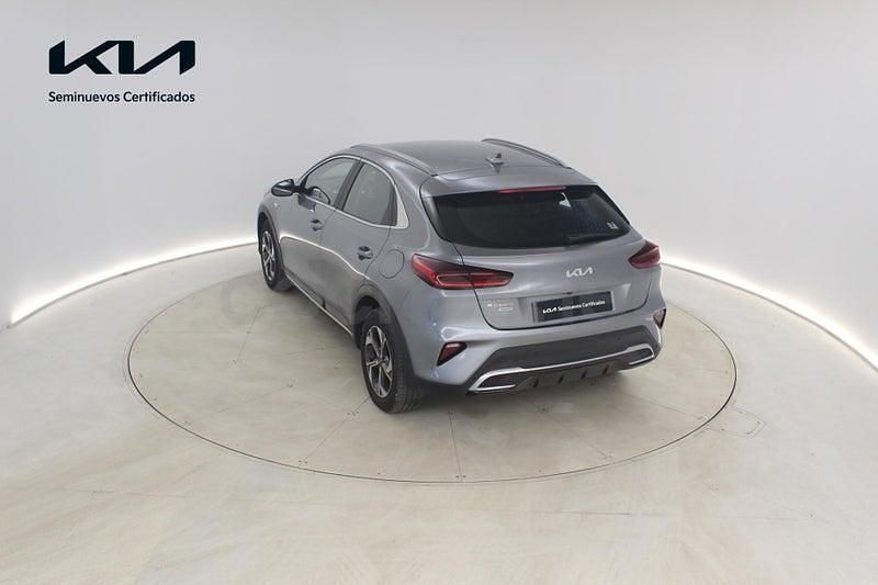 Usado Kia XCeed 100 CV (73 kW) 2025 Gris / plata SUV
