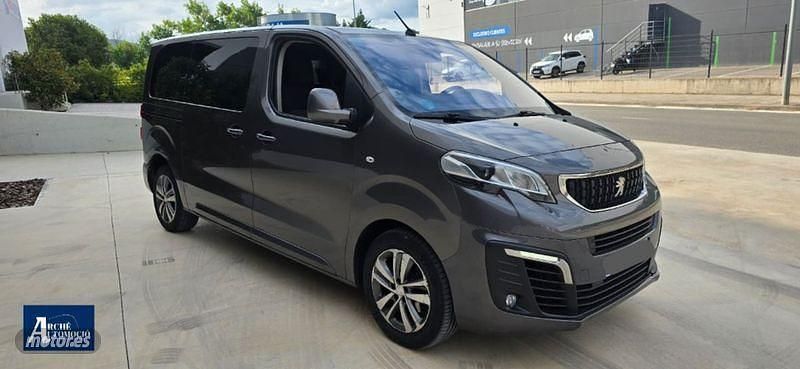 Usado Peugeot Traveller Allure 116 CV (85 kW) 2017 Gris Monovolumen