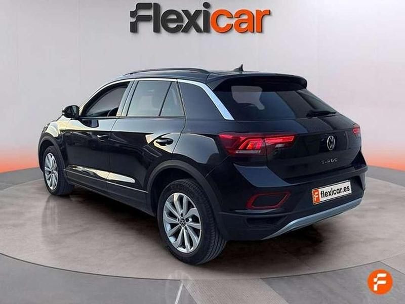 Usado VW T-Roc Life 150 CV (110 kW) 2023 Negro SUV