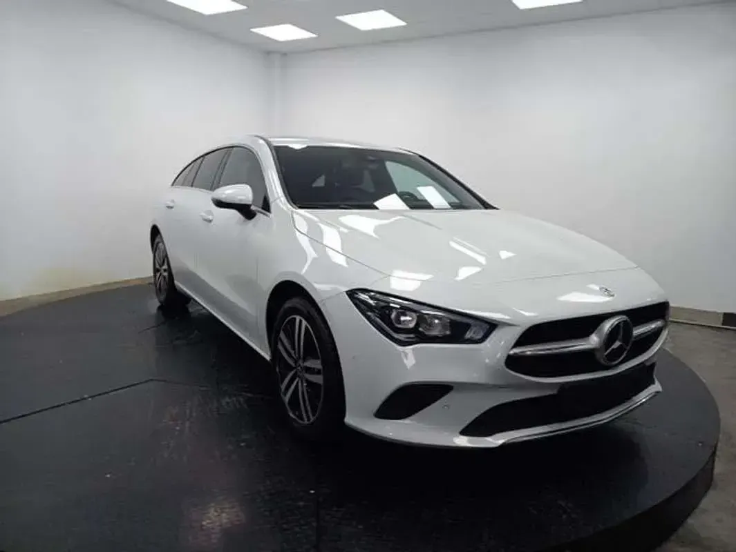 Usado Mercedes CLA250e Business 218 CV (160 kW) 2021 Blanco Coupe