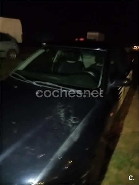 Usado Audi A4 90 CV (66 kW) 1998 Azul Berlina