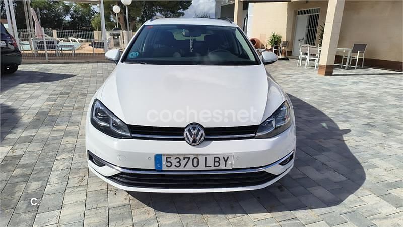 Usado VW Golf VII Advance 115 CV (84 kW) 2019 Blanco Familiar