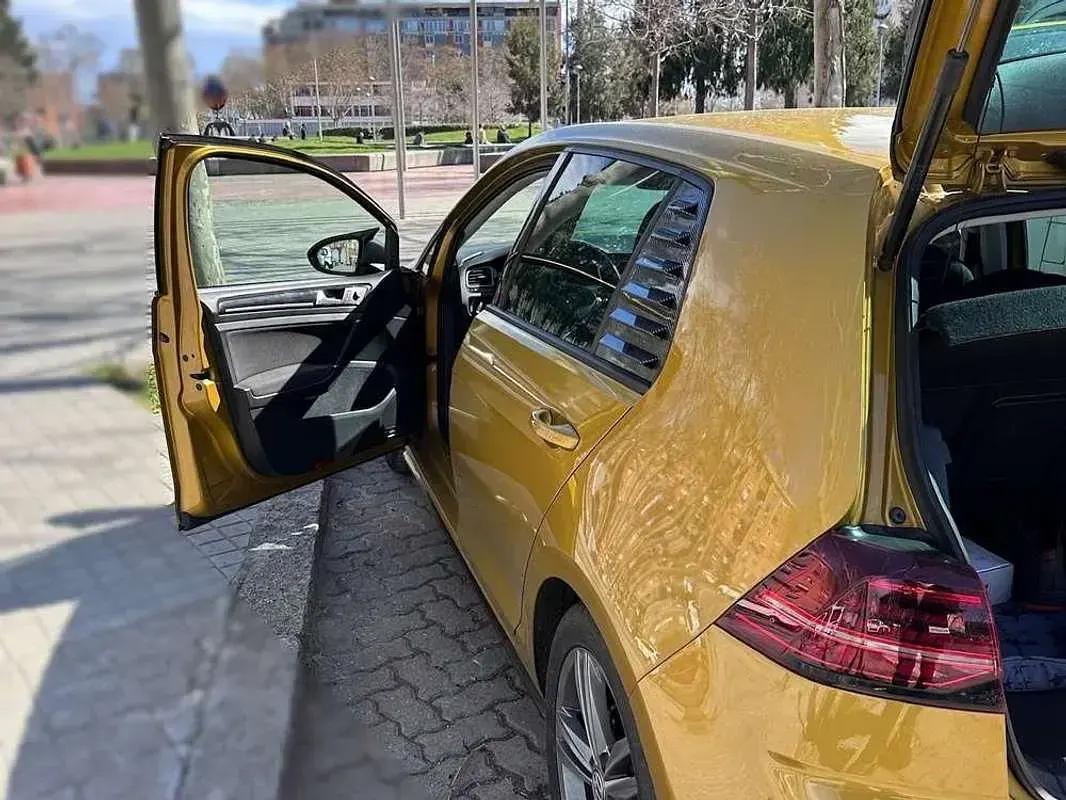 Usado VW Golf VII Sport 150 CV (110 kW) 2018 Beige Utilitario