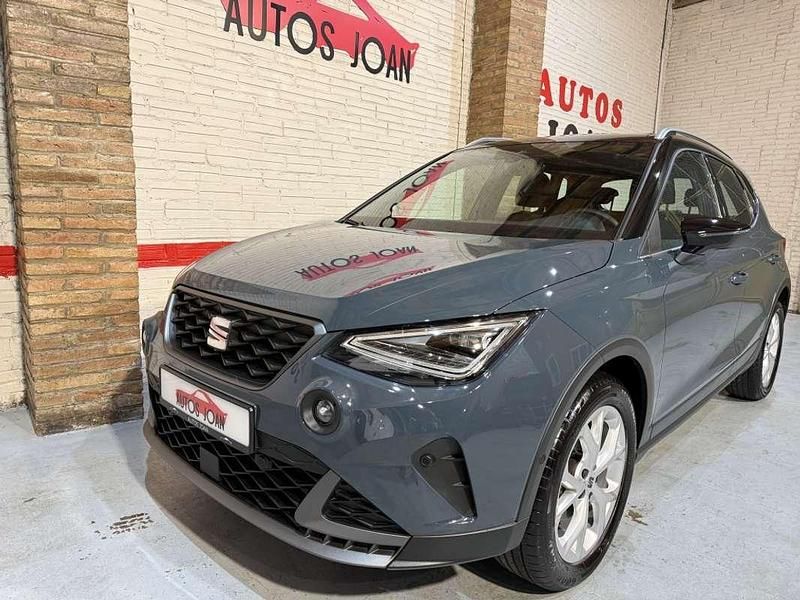 Usado Seat Arona FR 116 CV (85 kW) 2025 Gris SUV