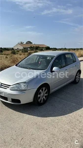 Usado VW Golf IV Highline 105 CV (77 kW) 2006 Gris / plata Berlina