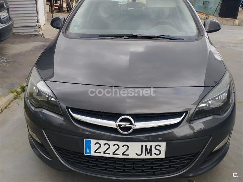 Gris / plata Usado 2016 Opel Astra Business Berlina | 6500 € (Precio justo) - Imagen 1/4
