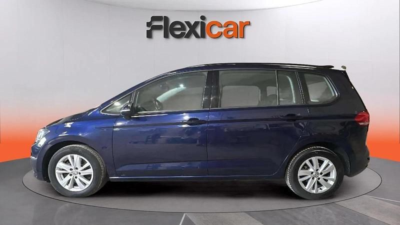 Usado VW Touran Business 122 CV (89 kW) 2021 Azul Monovolumen