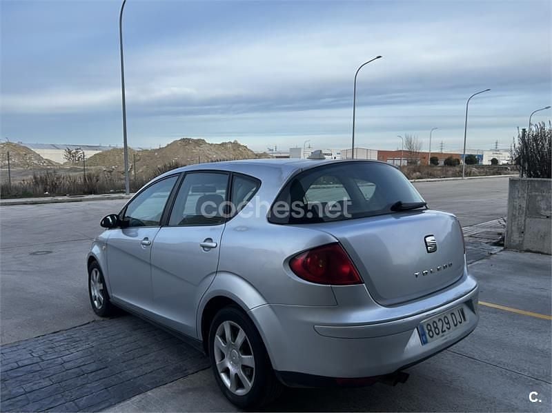 Usado Seat Toledo Sport 105 CV (77 kW) 2006 Gris / plata Berlina