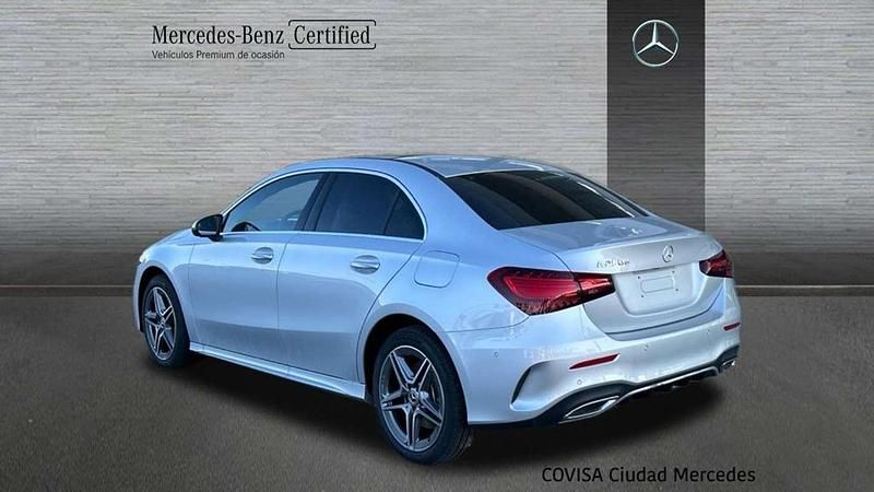 Usado Mercedes A250 163 CV (119 kW) 2024 Plateado Berlina