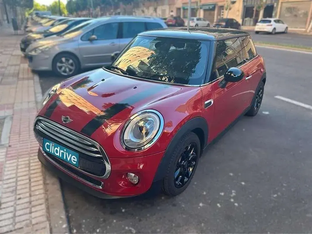 Usado Mini Cooper D 109 CV (80 kW) 2015 Rojo Utilitario