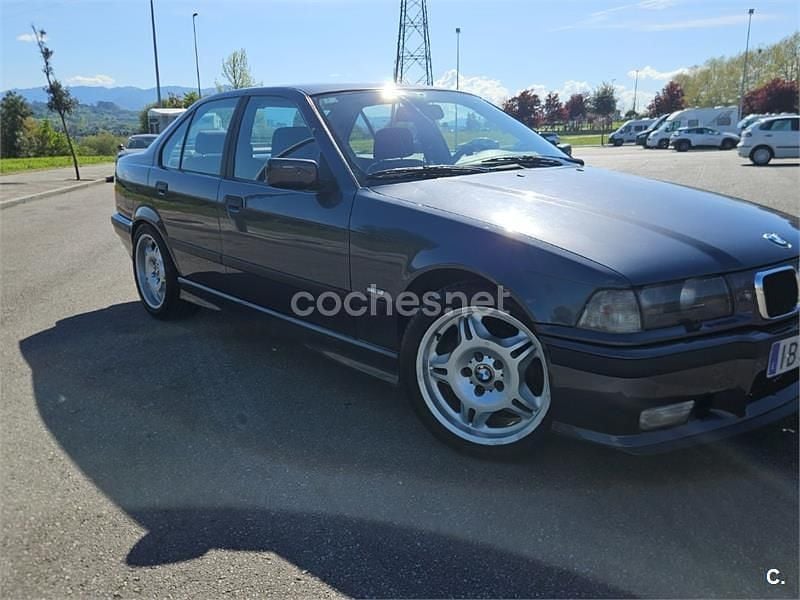 Usado BMW 323 170 CV (125 kW) 1998 Gris / plata Berlina