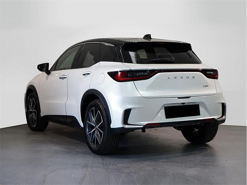 Usado Lexus LBX 136 CV (100 kW) 2025 Otro SUV