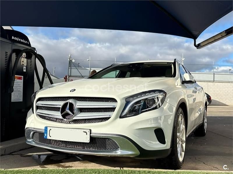 Blanco Usado 2017 Mercedes GLA220 SUV | 25.000 € (Precio justo) - Imagen 1/4