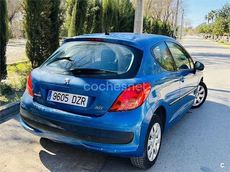 Usado Peugeot 207 90 CV (66 kW) 2006 Azul Berlina