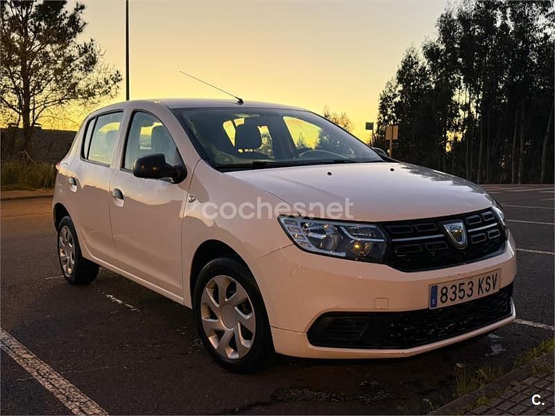 Usado Dacia Sandero Essentiel 73 CV (53 kW) 2019 Blanco Berlina