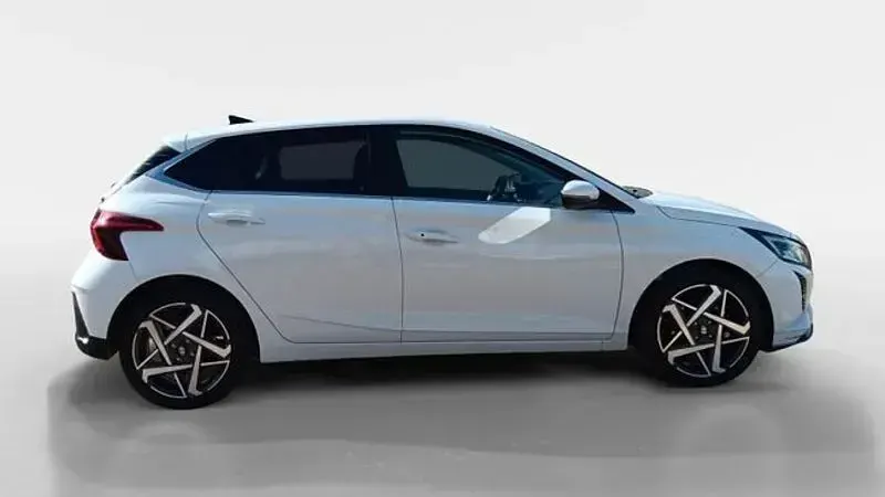 Usado Hyundai i20 100 CV (73 kW) 2025 Blanco Utilitario