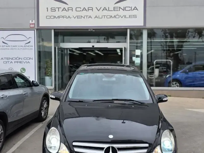 Usado Mercedes R320 224 CV (164 kW) 2006 Azul Monovolumen