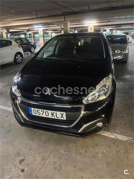 Negro Usado 2020 Peugeot 208 GT-line Utilitario | 9000 € (Super precio) - Imagen 1/2