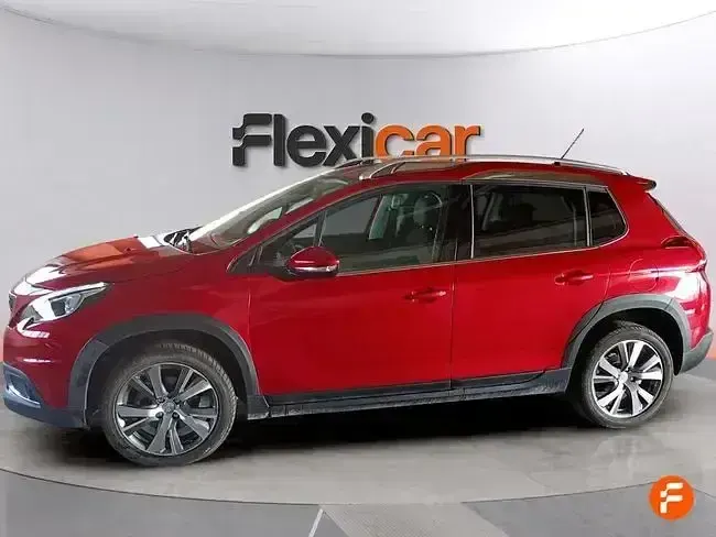 Usado Peugeot 2008 Allure 100 CV (73 kW) 2019 Rojo SUV