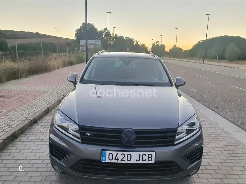 Second-hand VW Touareg R-line 262 CP (192 kW) 2015 Gri SUV