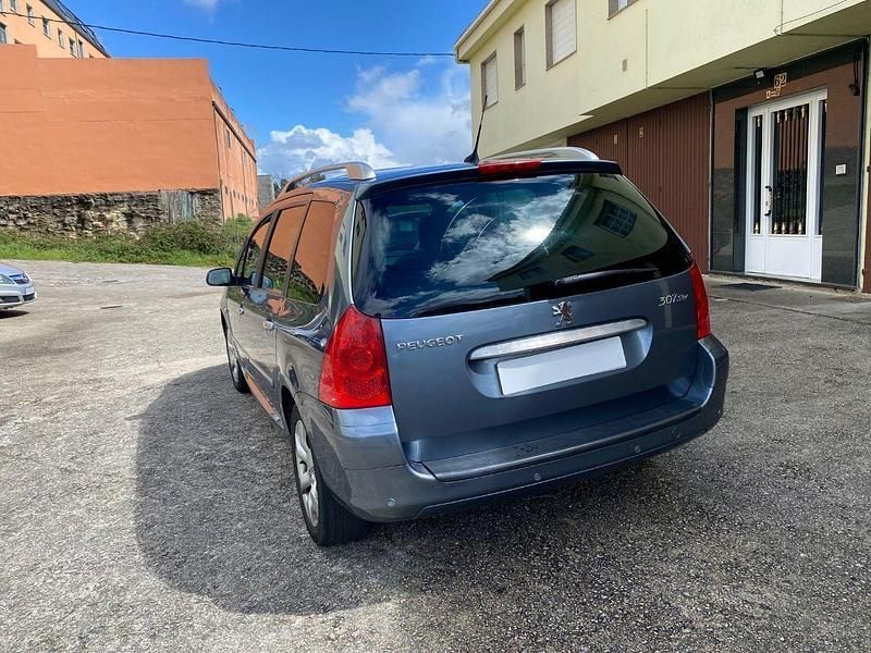 Usado Peugeot 307 110 CV (80 kW) 2006 Azul Familiar