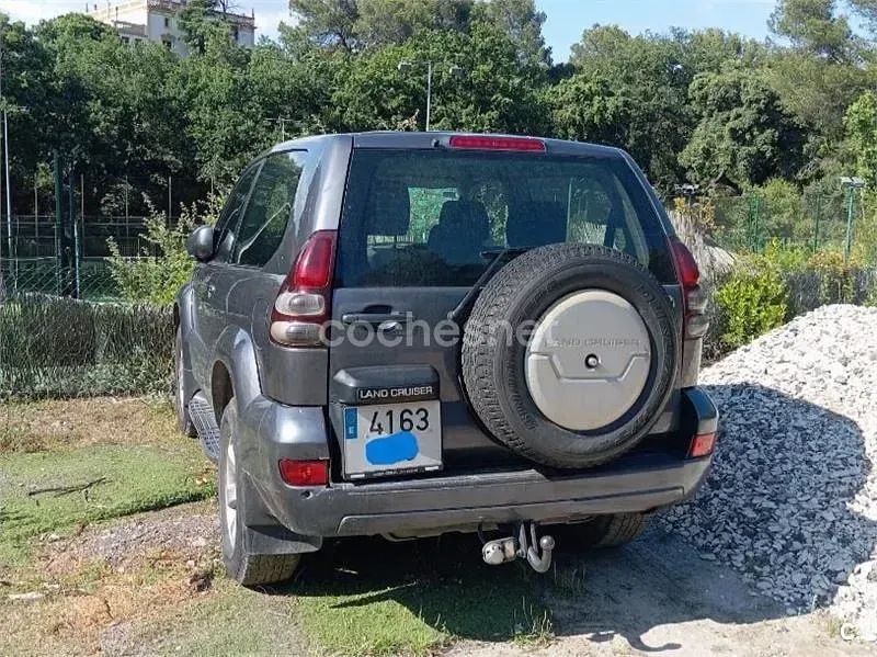 Usado Toyota Land Cruiser 163 CV (119 kW) 2005 Gris / plata SUV
