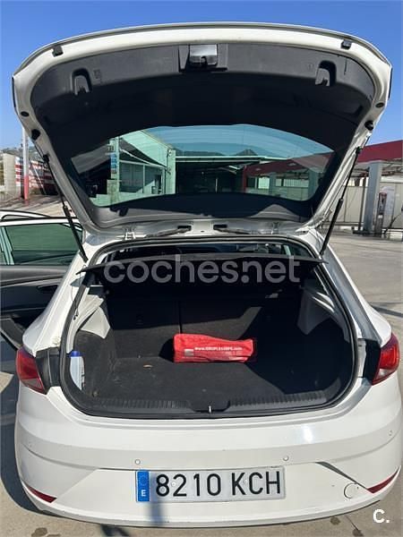 Usado Seat Leon Style 110 CV (80 kW) 2017 Blanco Berlina