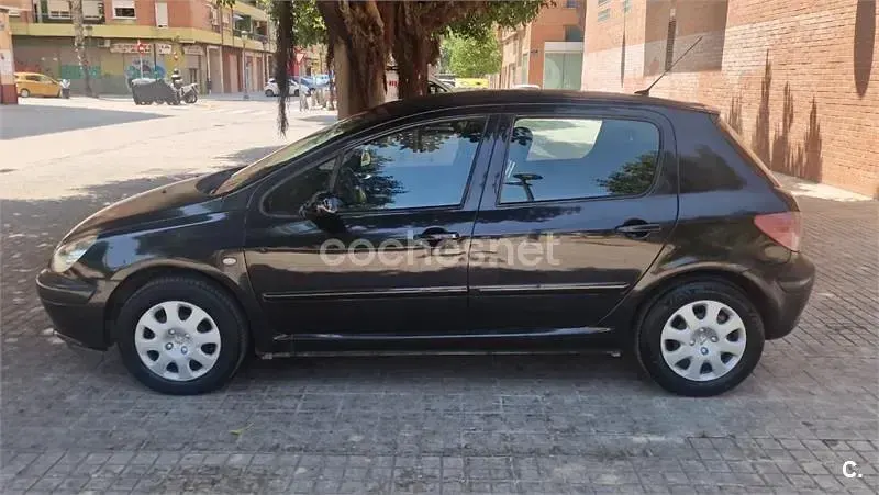 Usado Peugeot 307 110 CV (80 kW) 2006 Negro Berlina
