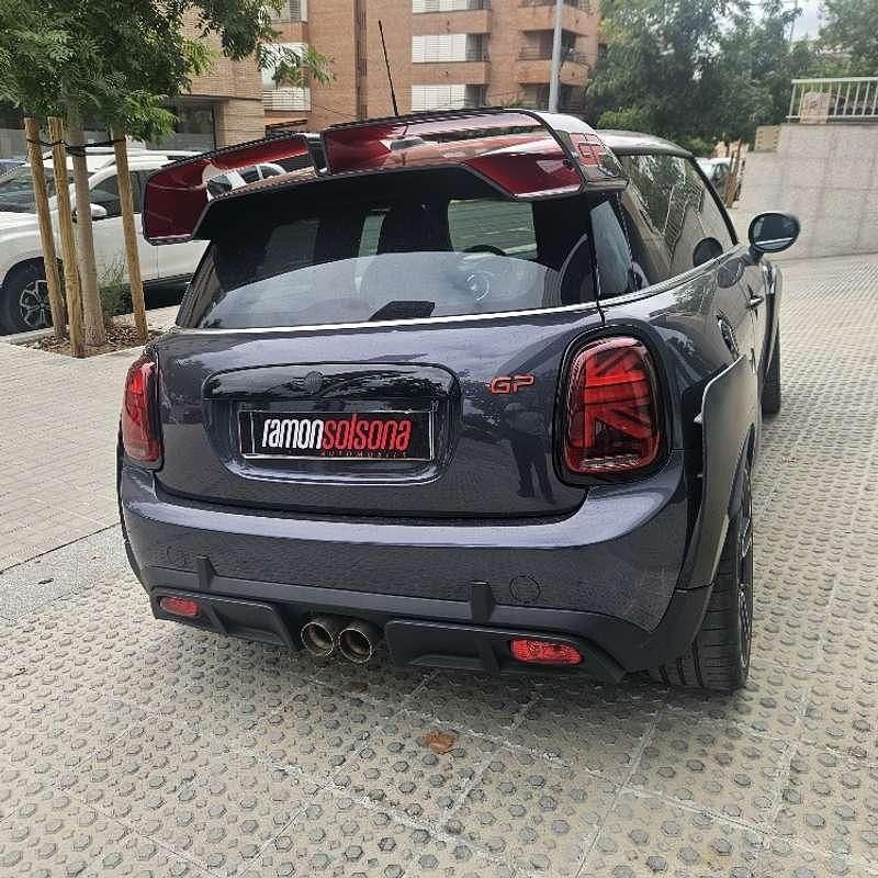 Usado Mini John Cooper Works 306 CV (225 kW) 2020 Gris Utilitario