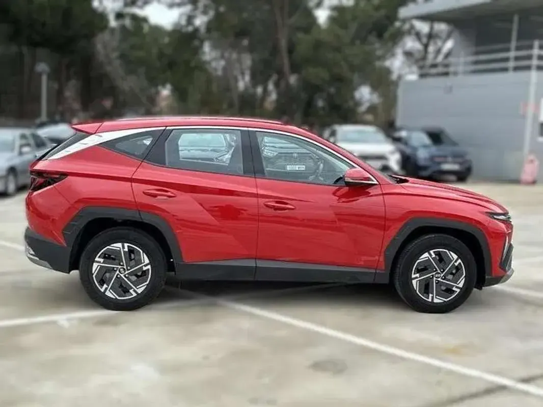 Usado Hyundai Tucson 116 CV (85 kW) 2024 Rojo SUV