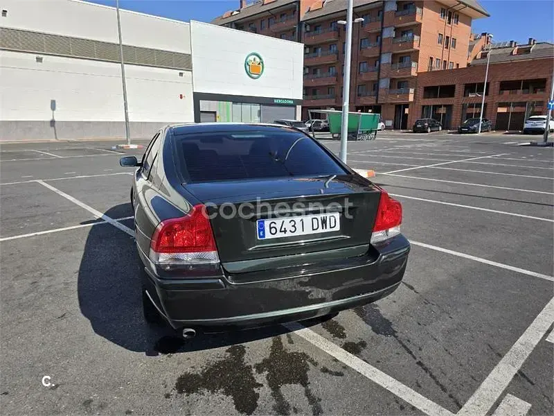 Usado Volvo S60 Momentum 163 CV (119 kW) 2006 Verde Berlina