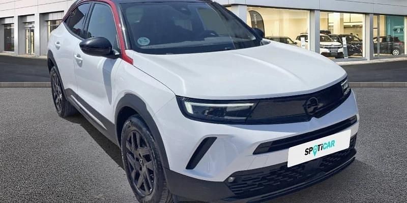 Usado Opel Mokka GS Line 131 CV (96 kW) 2022 Blanco SUV