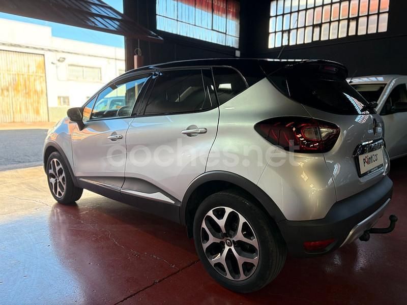 Usado Renault Captur Zen 90 CV (66 kW) 2018 Gris / plata SUV