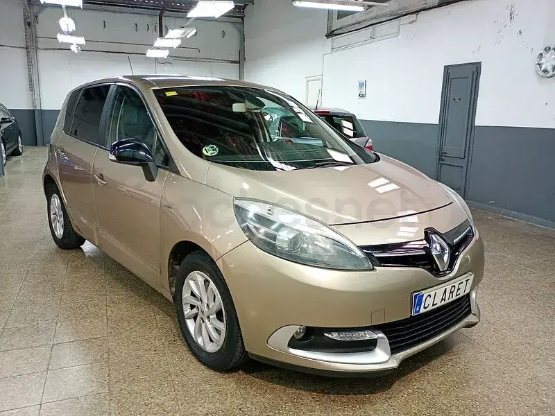 Usado Renault Scénic III LIMITED 110 CV (80 kW) 2014 Beige Monovolumen
