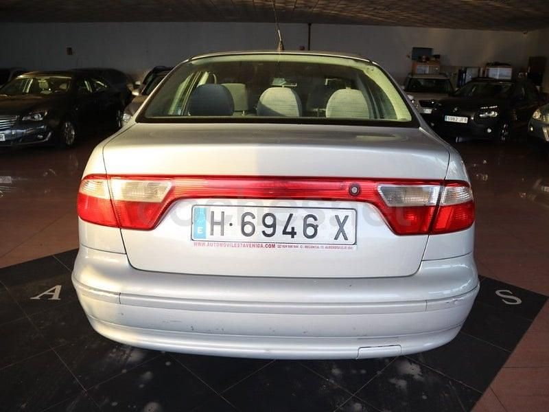 Usado Seat Toledo 125 CV (91 kW) 2000 Gris / plata Berlina