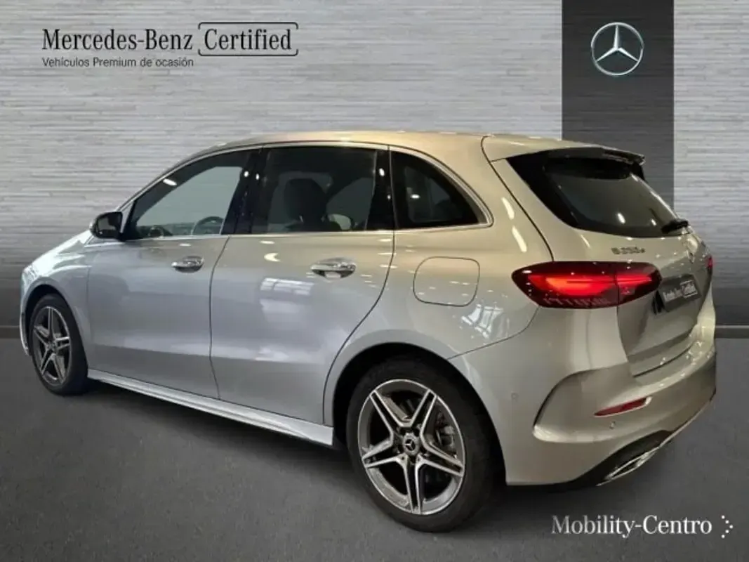 Usado Mercedes B250e 163 CV (119 kW) 2025 Plata hightech Utilitario