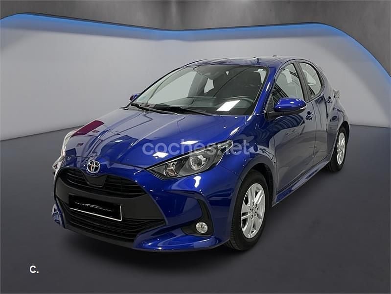 Usado Toyota Yaris Hybrid Active 116 CV (85 kW) 2022 Azul Berlina
