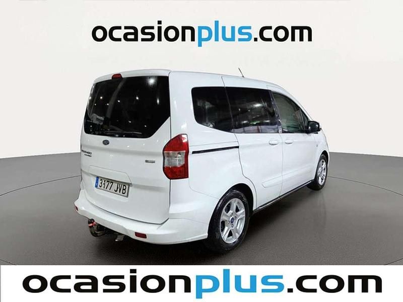 Usado Ford Tourneo Courier Trend 102 CV (75 kW) 2016 Blanco Monovolumen