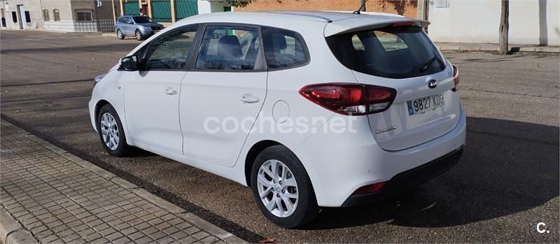 Usado Kia Carens 135 CV (99 kW) 2018 Blanco Monovolumen