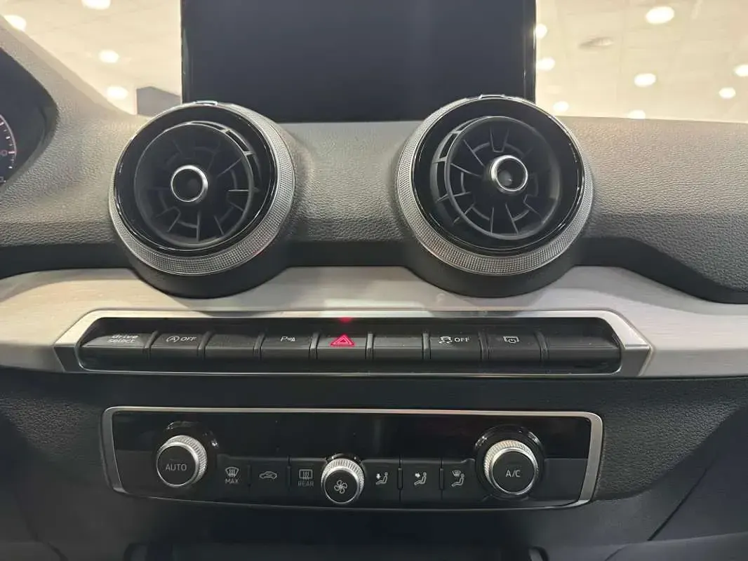 Usado Audi Q2 S-Line 150 CV (110 kW) 2023 Blanco SUV