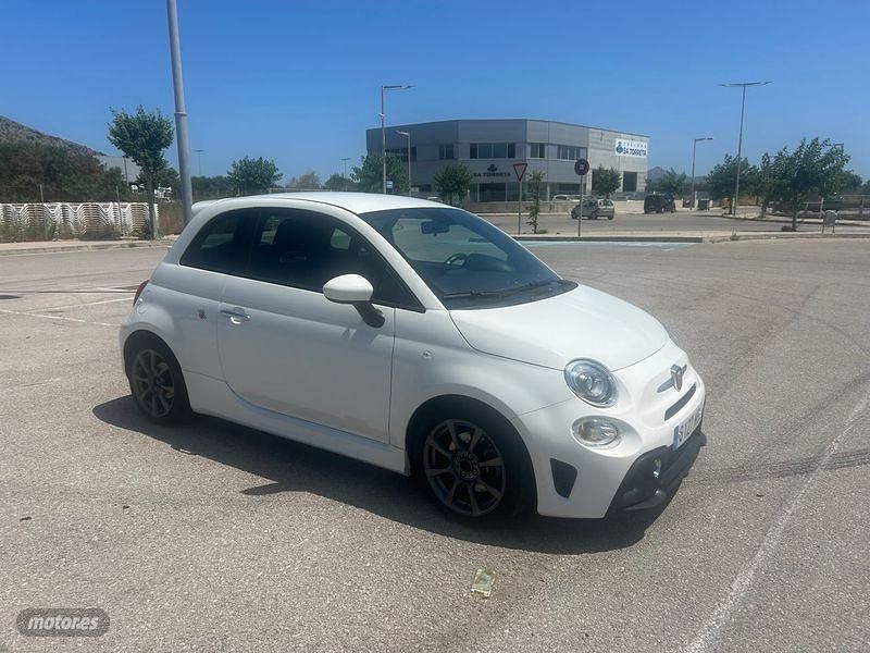 Blanco Usado 2022 Abarth 500 Utilitario | 18.900 € (Un poco caro) - Imagen 1/4