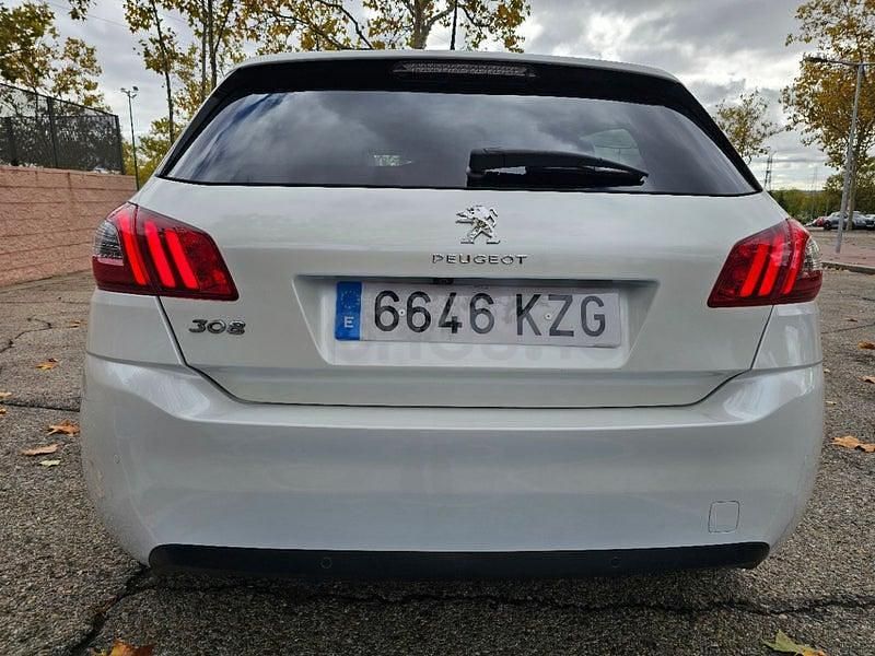 Usado Peugeot 308 Allure 130 CV (95 kW) 2019 Blanco Berlina